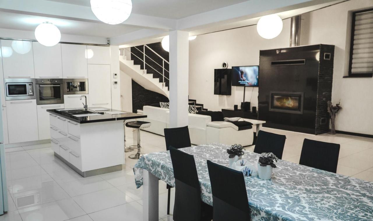 Vila Carolina Apulum Βίλα Άλμπα Ιούλια Εξωτερικό φωτογραφία