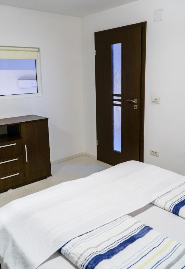 Vila Carolina Apulum Βίλα Άλμπα Ιούλια Εξωτερικό φωτογραφία